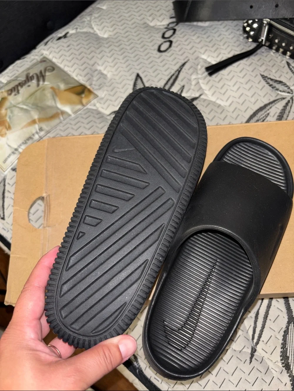 Nike Black Slide Sandals with Embossed Swoosh woman 7/8 NWB